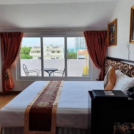 Collection O Emerald Luxury Apartment - Near Secc Ho Chi Minh City Exterior photo