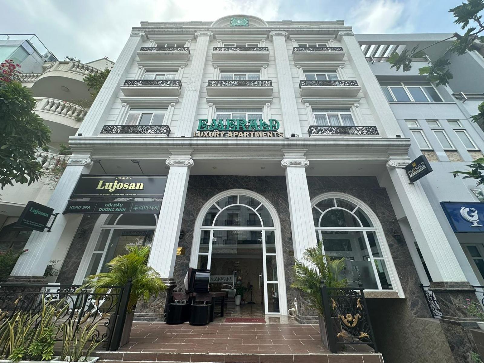 Collection O Emerald Luxury Apartment - Near Secc Ho Chi Minh City Exterior photo